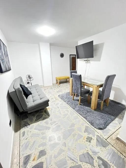 Apartamento En Sector Estadio 메딜린 아파트